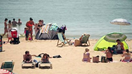 Brits bask in Bournemouth heatwave