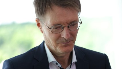 Gesundheitsminister Lauterbach warnt vor "Sommerwelle" (1)