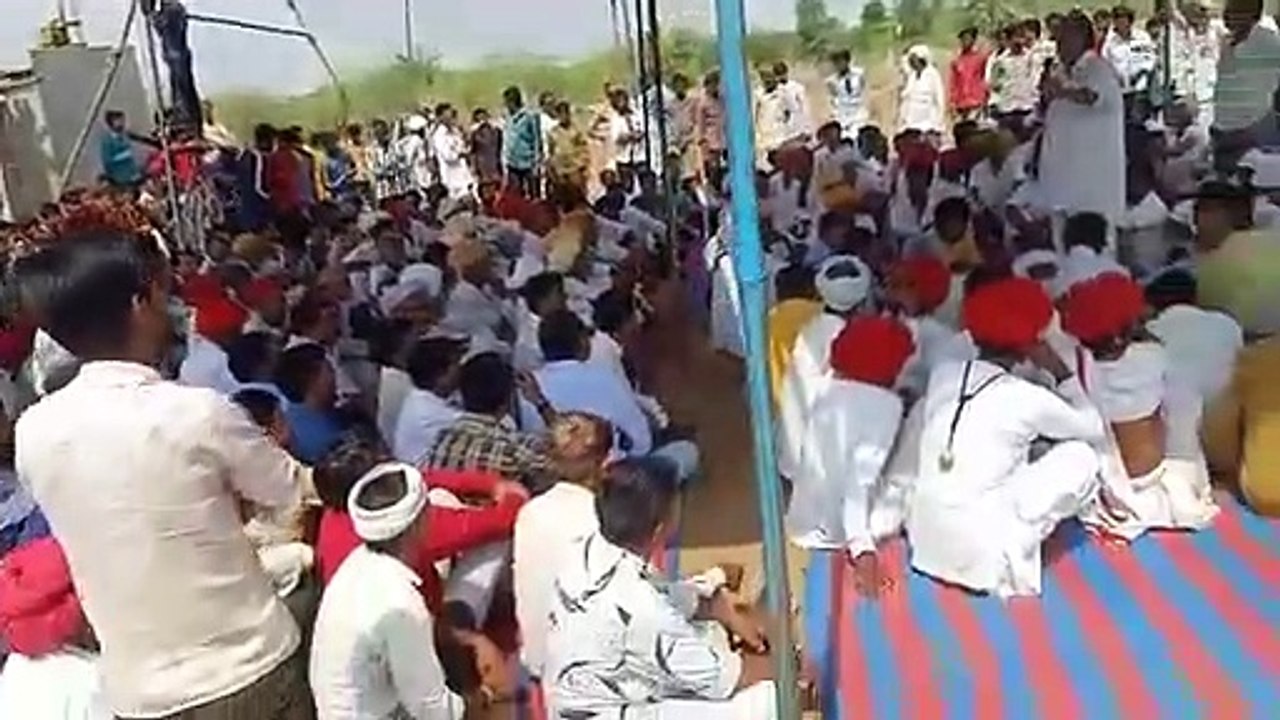जालोर की आकोली नदी में बजरी खनन में उपजा विवाद, विरोध जारी