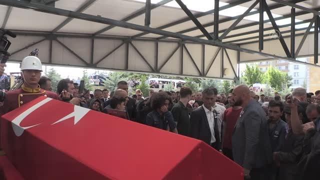 Trafik kazasında yaralanan ve hastanede şehit olan asker toprağa verildi