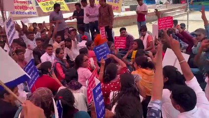 बेरोजगार युवाओं का महापड़ाव जारी