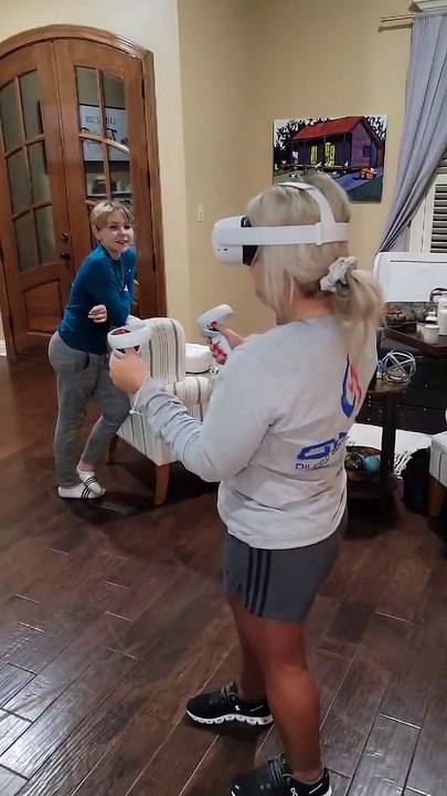 Cet enfant aura peur de mamie toute sa vie... Fail en VR