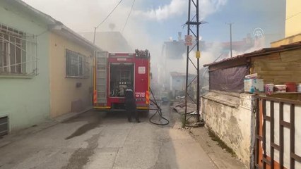 Yangın sonucu bir ev kullanılamaz hale geldi