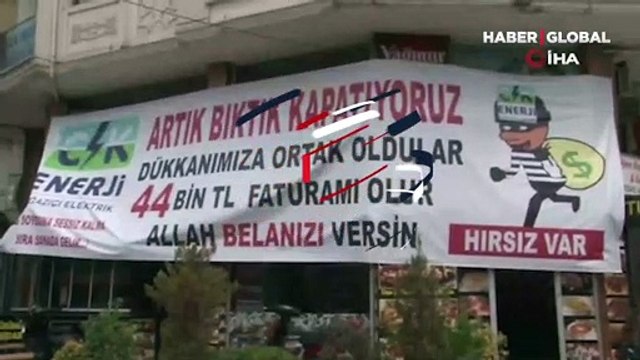 Elektrik faturasına isyan eden işletme sahibinden dükkan önünde pankartlı eylem