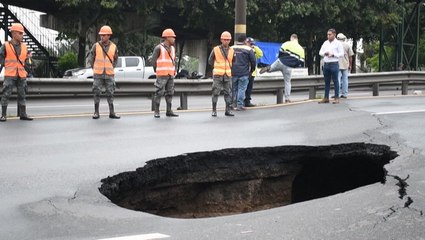 Heavy rain causes highway collapse in Guatemala