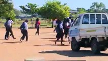 Malfeitores aterrorizam alunos na Escola Secundária Bonifácio Gruveta na Matola. Ha relatos de alunos agredidos a saída da escola.