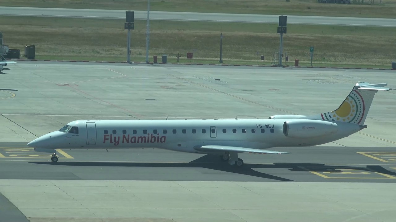 Fly Namibia ERJ-145 Take Off & Landing At Cape Town International Airport 4K