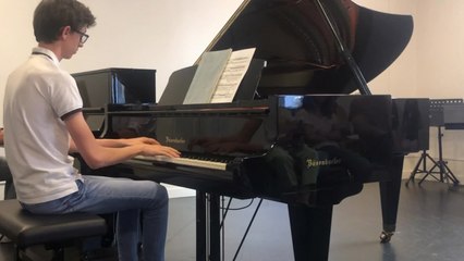 Yan Bossy, piano - Haydn Concerto