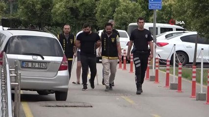 Otomobilinden 11 silah çıktı, "yolda buldum" dedi