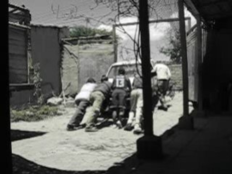 Empujando el auto