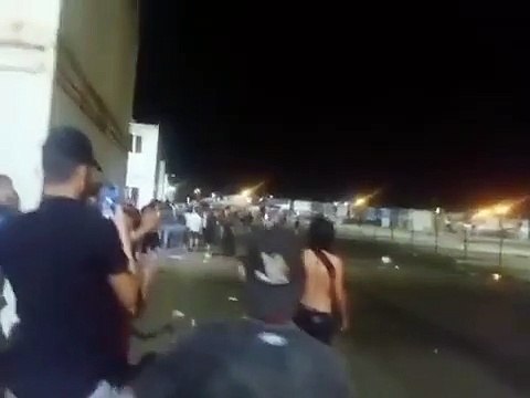 Suriyelilerin kampında ortalık karıştı! Polislere taş ve sopalarla saldırdılar