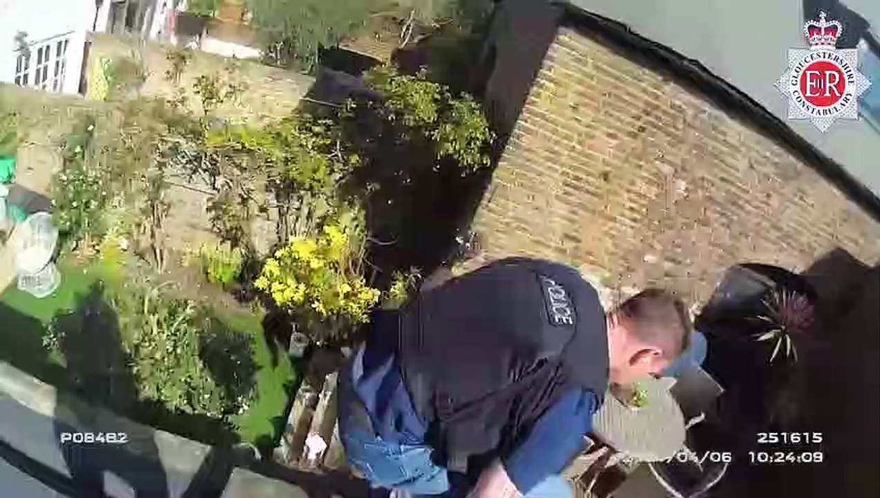 Watch as police arrest fraudsters who scammed e...
