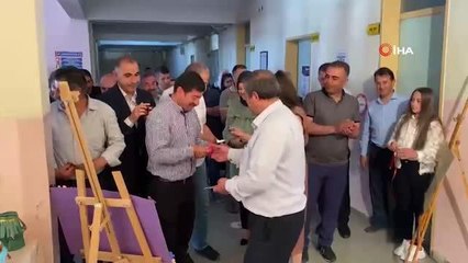 Geleceğin sanatçıları eserlerini sergiledi