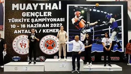 Türkiye 1'incisi oldu: Sevincini Milli Eğitim Müdürü ile paylaştı