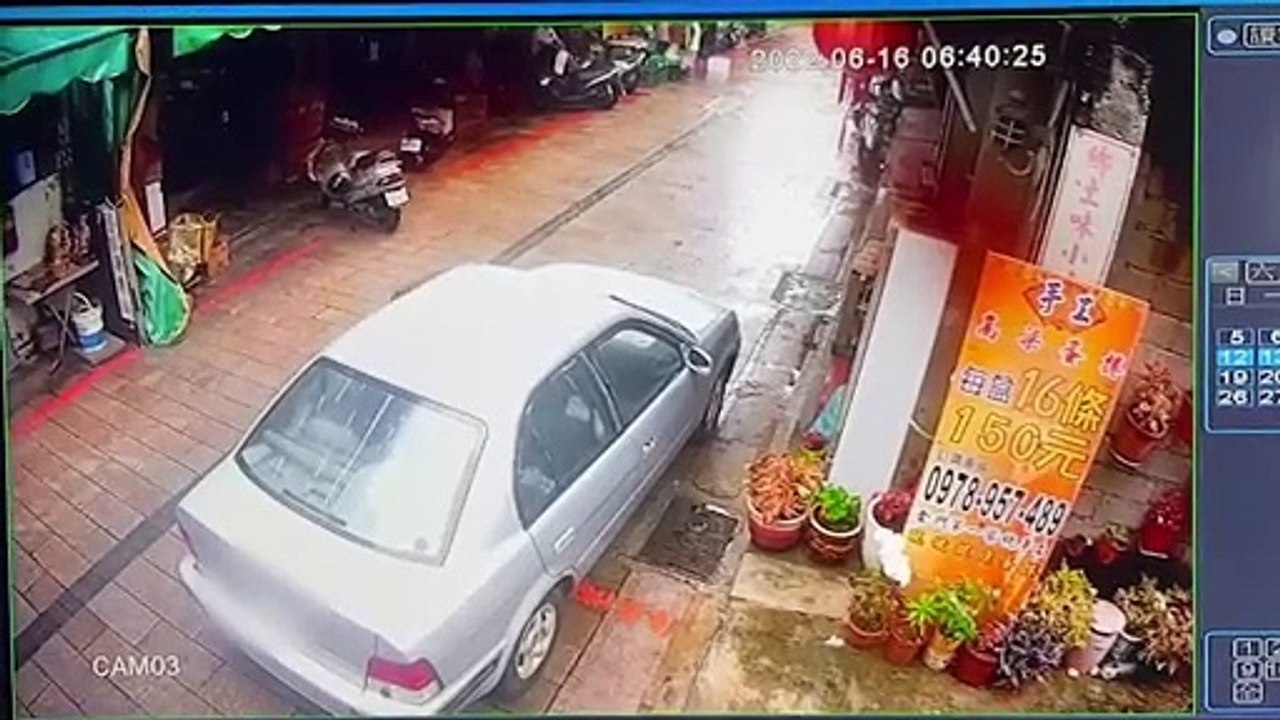 開車門要小心 金門2車擦撞幸無人傷