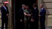 Poignée de main entre Emmanuel Macron et Volodymyr Zelensky à Kiev
