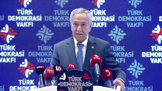 Bülent Arınç: Bağırmanın Zamanıdır, Kral Çıplak Demenin Zamanıdır