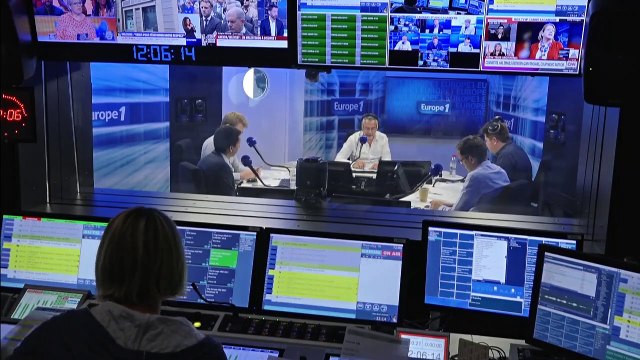 Macron à Kiev : le chef de l'Etat va-t-il répondre à la demande d'armes de Zelensky ?