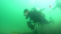 Büyükçekmece'de denizin dibi temizliği su altı kamerasında