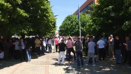 Kosova'da savaş gazileri, 'asgari ücrete yapılan artışta kendilerinin dahil edilmemesini' protesto etti