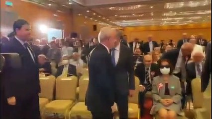 Kılıçdaroğlu, Bülent Arınç'ın elini sıkmadı! Toplantıya damga vuran anlar