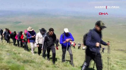 Ağrı Dağı'na tırmanan Fransızlar, kar ve fırtınaya yakalandı