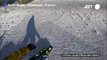Sports extrêmes: le saut inédit et spectaculaire du skieur 