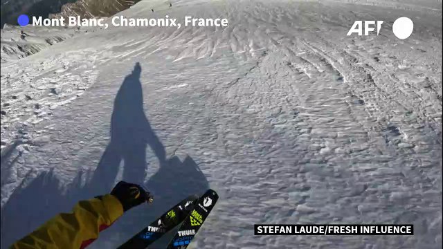 Sports extrêmes: le saut inédit et spectaculaire du skieur Super Frenchie