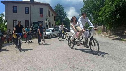 En çevreci düğün konvoyu