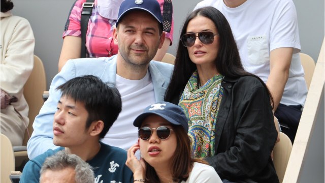 GALA VIDEO -PHOTO - Demi Moore rayonnante : sortie en amoureux au château de Versailles !