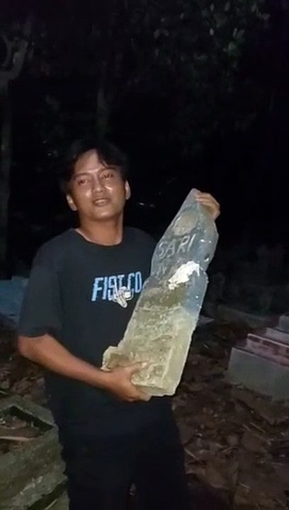 Berburu hantu