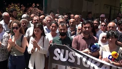 Protesto contra a prisão de 16 jornalistas na Turquia