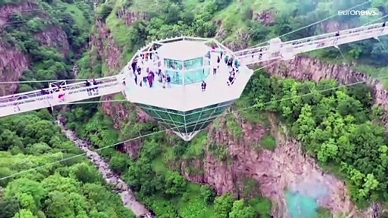 Adrenalin- und Instagramaffin: 280 Meter hohe Glasbrücke in Georgien