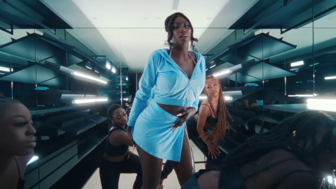 AYA NAKAMURA " Méchante " (Video 2022).