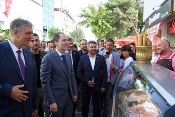 Yeniden Refah Partisi Genel Başkanı Erbakan, Uşak'ta konuştu