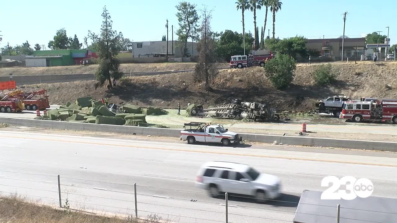 Multi-vehicle accident closes Highway 58 in Bak...