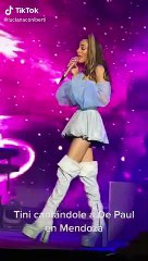 Tini cantando a de paul en mendoza