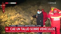Un deslizamiento sepulta vehículos con personas en la avenida Libertador de La Paz