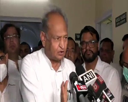 VIDEO : Modi सरकार की Agneepath Scheme को लेकर क्या ये बोले सीएम Ashok Gehlot ?