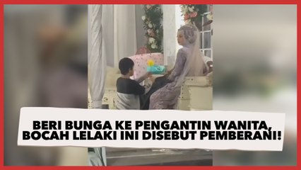 Beri Bunga pada Pengantin Wanita, Bocah Lelaki Ini Disebut Pemberani!