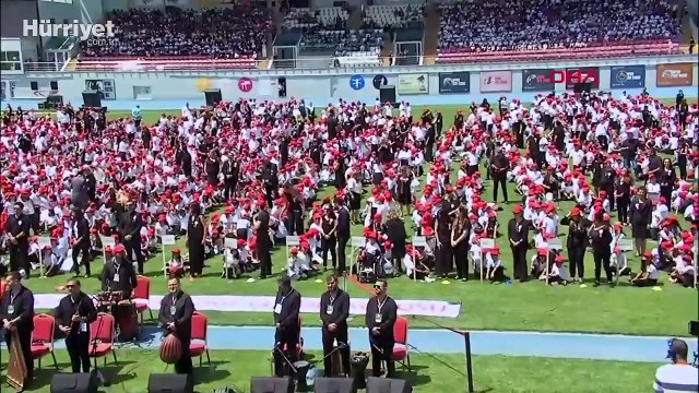 Cumhurbaşkanı Erdoğan, 2021-2022 Eğitim Öğretim Yılı Karne Dağıtım Töreni'ne katıldı