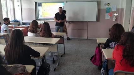 Tekirdağ'da 200 bini aşkın öğrenci karne heyecanı yaşadı