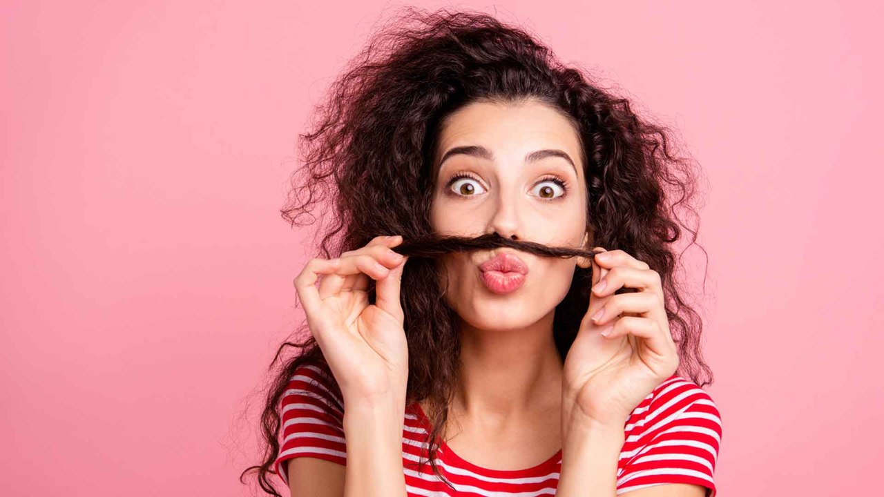 Damenbart entfernen: Mit diesen Methoden gelingt es!