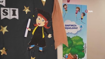 AÇEM'li anne ve çocukları karne heyecanı yaşadı