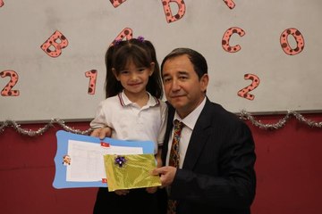 Okullarda karne heyecanı yaşandı