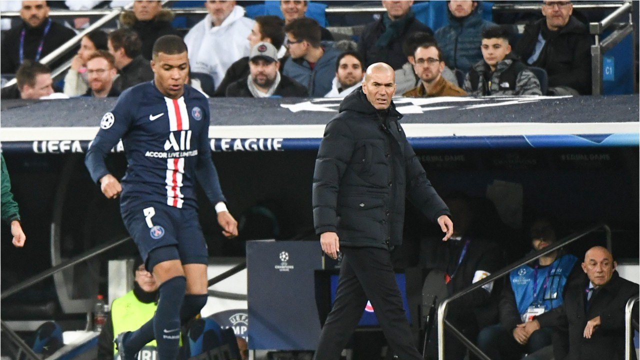 GALA VIDEO - “Je dois enlever mes chaussures ?” : Kylian Mbappé intimidé par sa rencontre avec Zinédine Zidane