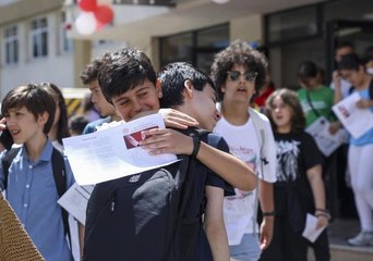 Öğrenciler karne sevinci yaşadı