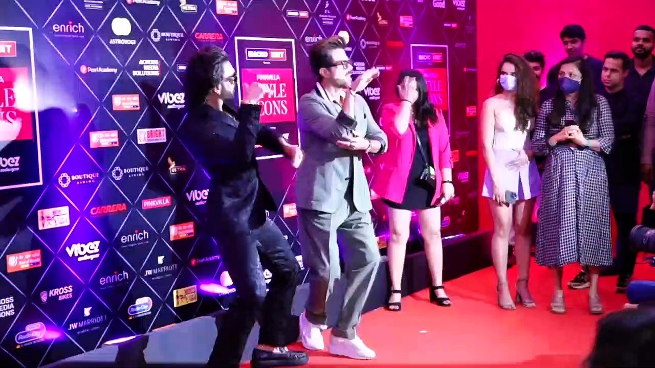 Karan Kundrra Wins Award With Tejaswwi Prakash In Front Of Ex Anusha Dandekar Netizens React