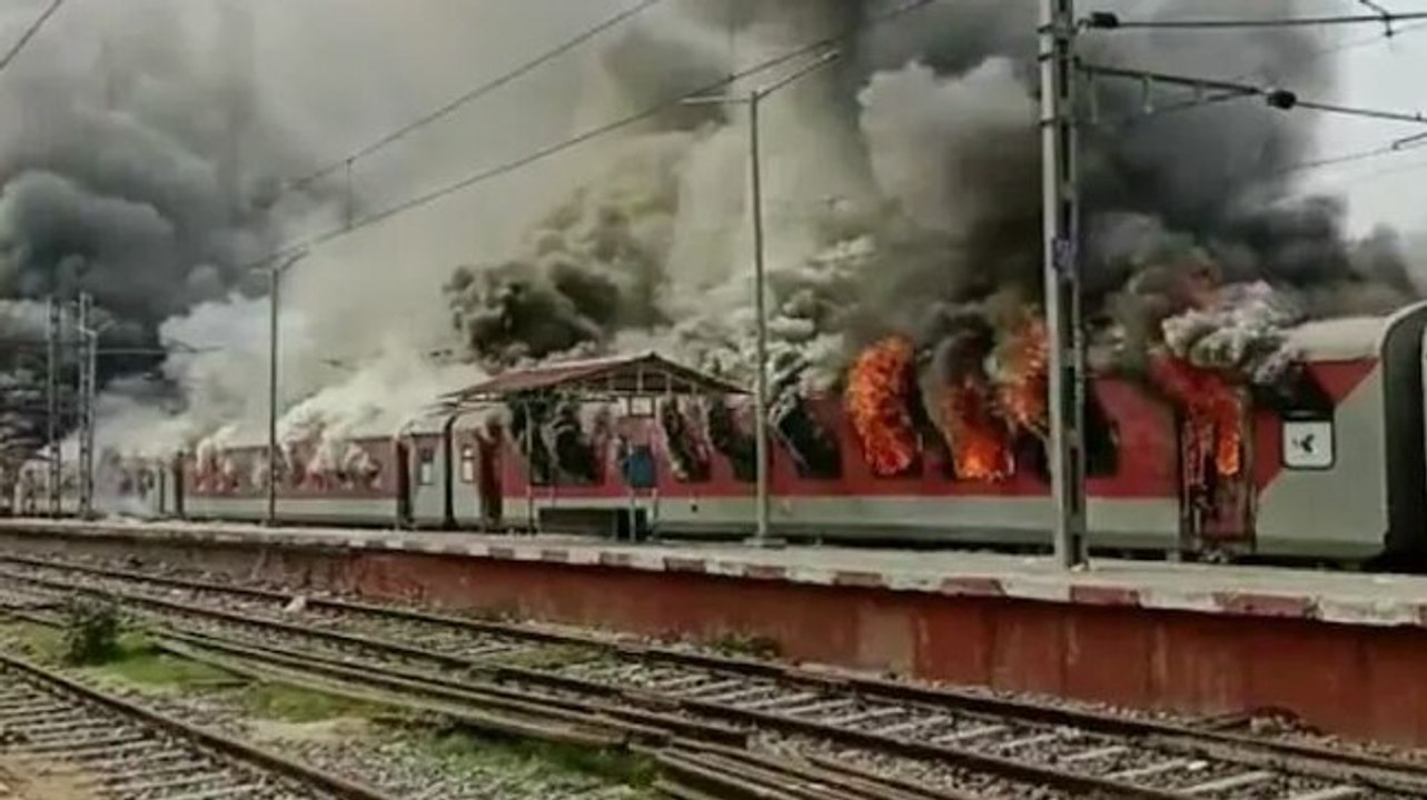 Anger over Agnipath scheme spreads to more states; Agencies sound alert, ask states to keep tab on social media; more