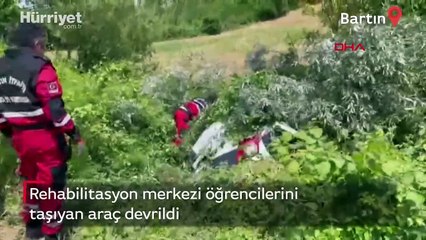 Rehabilitasyon merkezi öğrencilerini taşıyan araç devrildi! Çok sayıda yaralı var